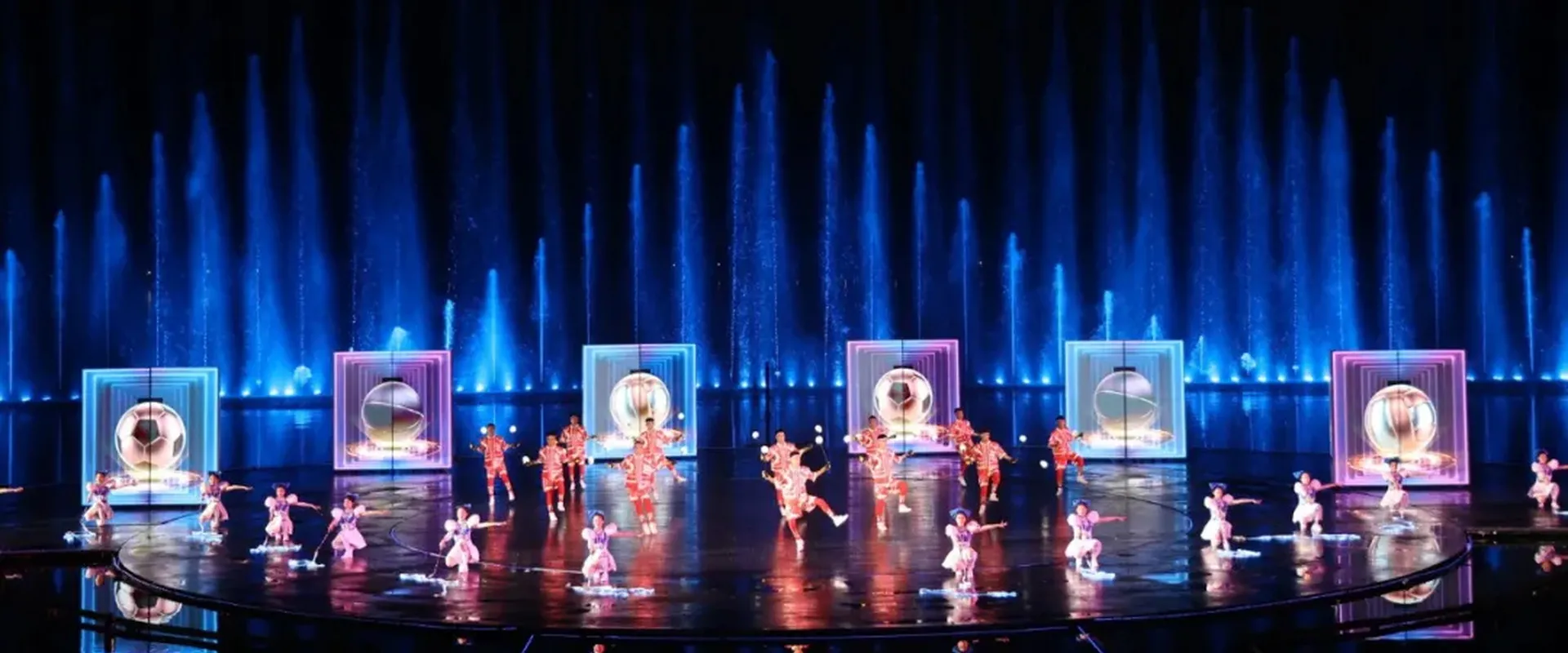 DIGITAL LAKE SCENIC SHOW