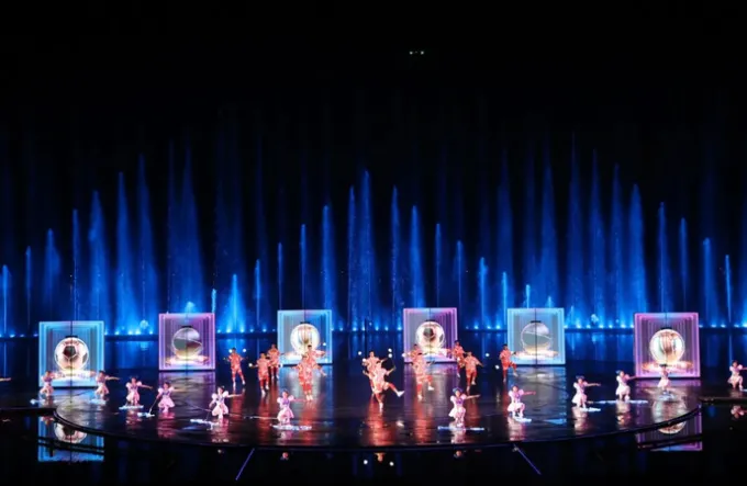 DIGITAL LAKE SCENIC SHOW